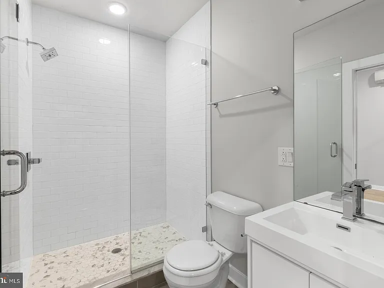 257 N 3rd St #2 — Photo 10