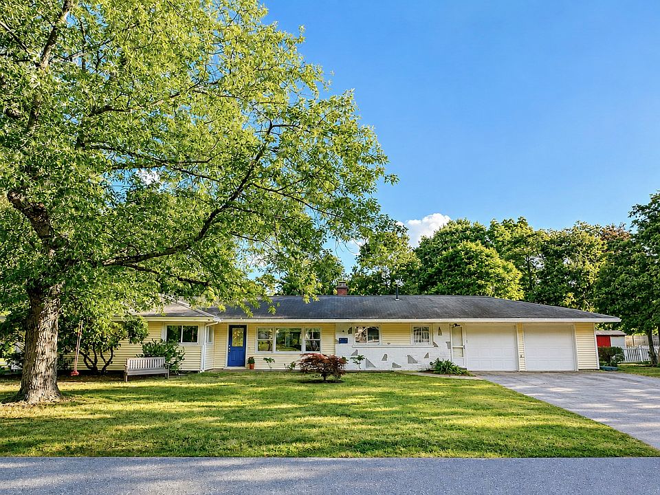 1st image of 4 Nadine Rd