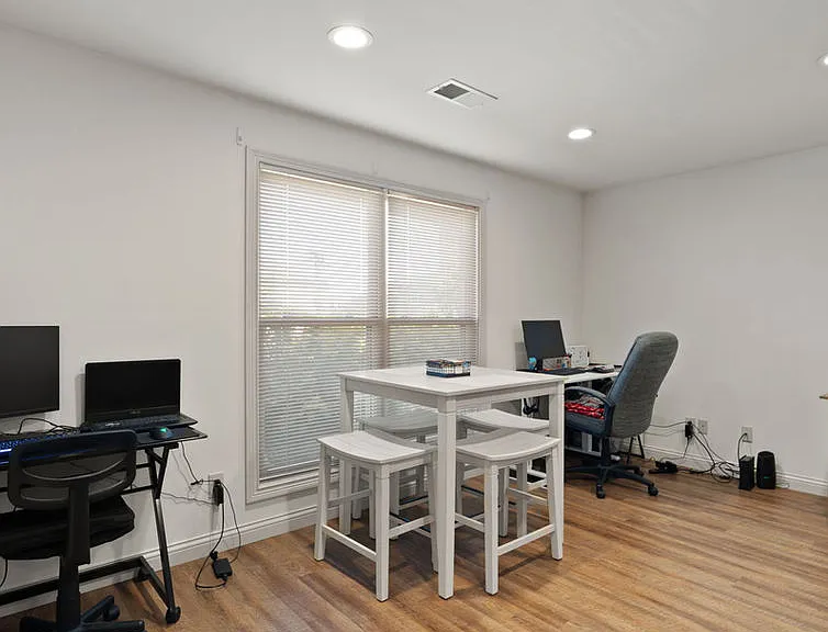 1 Charlotte Pl #1 — Photo 14