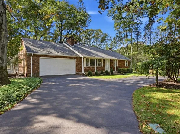 82 Mapleville Rd, Smithfield, RI 02828