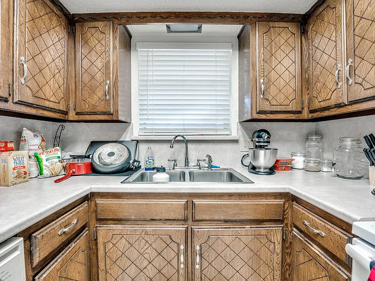 9907 Mashburn Blvd — Photo 8