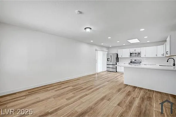 6520 Evergreen Ave — Photo 1