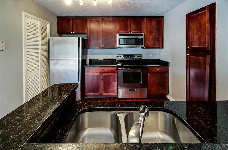 2657 Lenox Rd NE - H101 — Photo 2