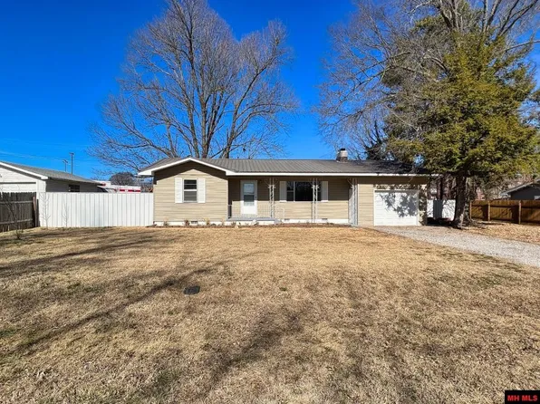 515 Spring St, Mountain Home, AR 72653