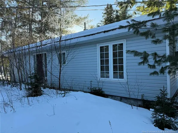 286 River Rd, Northesk, NB E9E 1E1