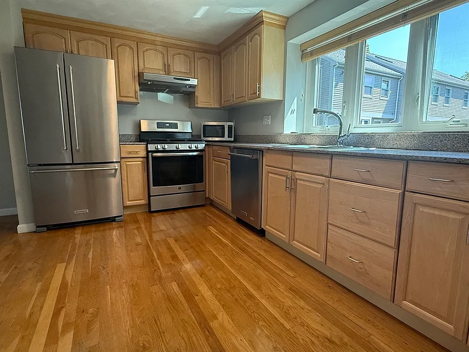 174 Adams St #6A