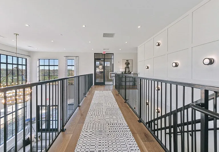 Upland Emerson — Photo 7