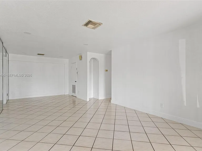 3521 NW 18th Pl — Photo 9