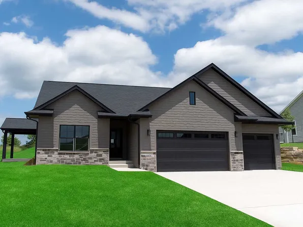 3090 Willow Ln, Pella, IA 50219