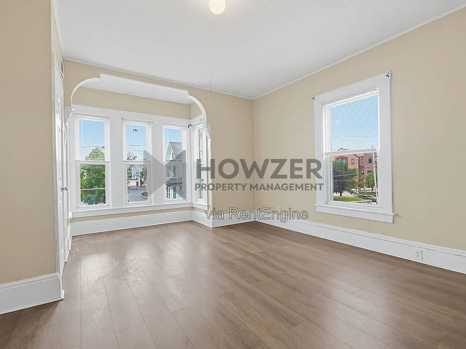 16 Chester Ave #16