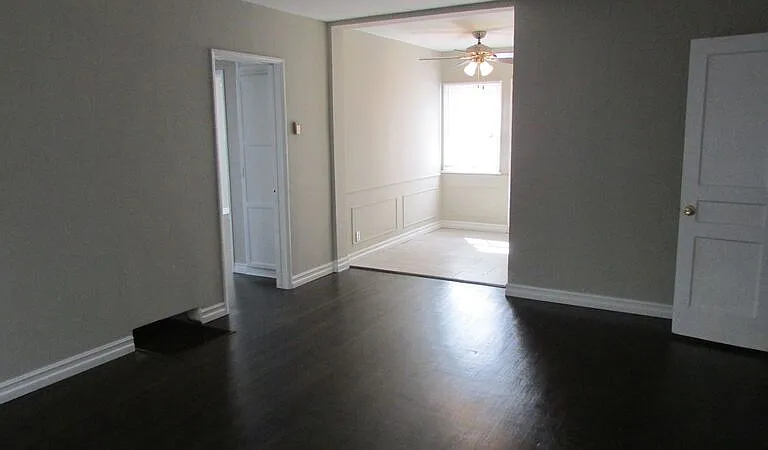 1323 S Highland Ave — Photo 2