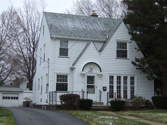 2nd image of 2633 Lakeview Ave