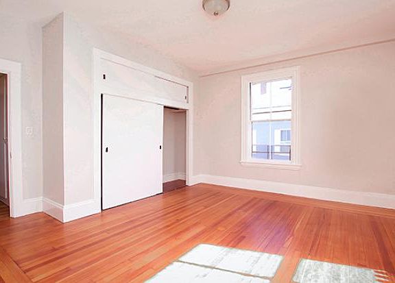 5th image of 270 Lafayette St #5