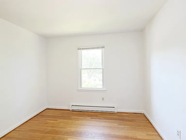205 Saint Ives Rd — Photo 15
