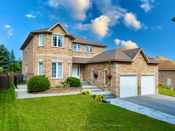 31 Logan Ct, Barrie, ON L4N 8G9