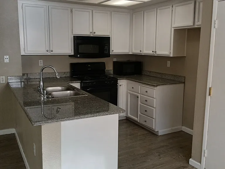 4741 Knollpark Cir — Photo 3