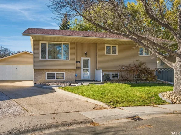 18 Bligh Bay, Regina, SK S4X 1R4