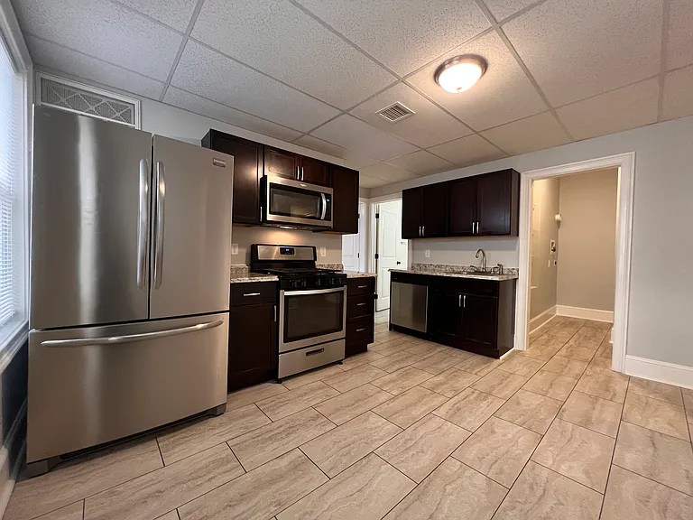 12 Winfield St #3R — Photo 24