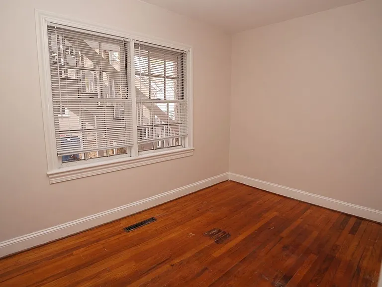 14 Tallman St — Photo 19