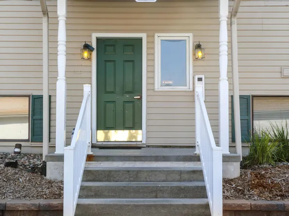 23 Lakeshore Ct, Council Bluffs, IA 51501