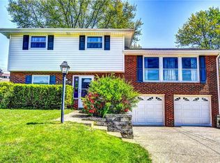 110 Windsor Dr, Irwin, PA 15642
