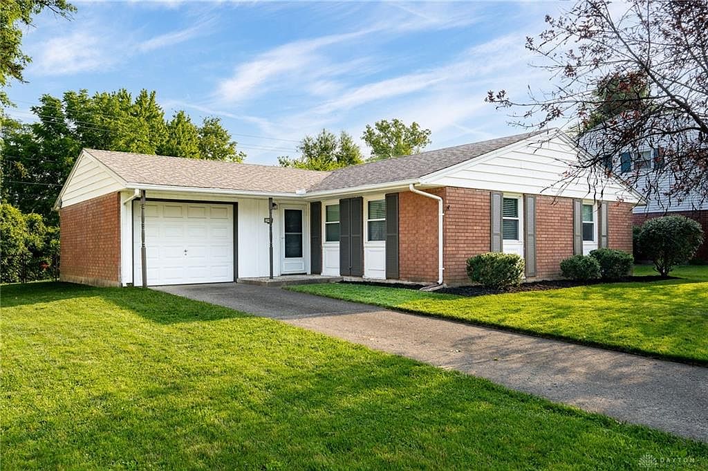 2907 Silvercliff Dr, Dayton, OH 45449 Zillow