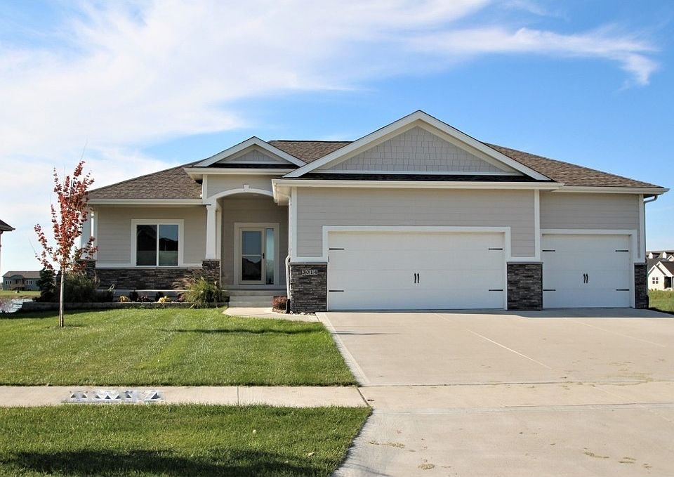 1st image of 3014 NW Sharmin Dr