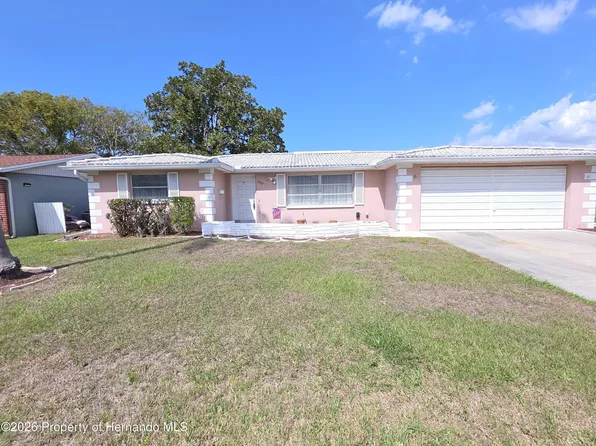 7207 Ashwood Dr, Port Richey, FL 34668