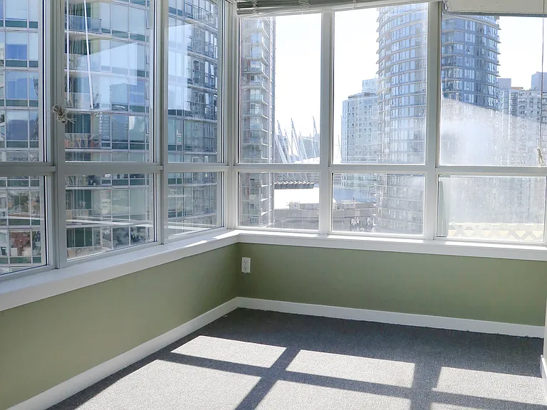 63 Keefer Pl #2009 — Photo 19