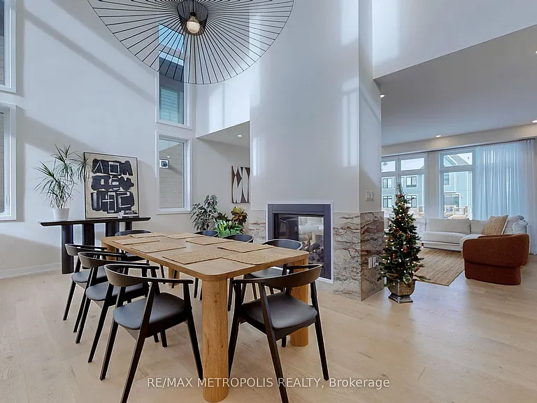 104 Stoneleigh Dr — Photo 4