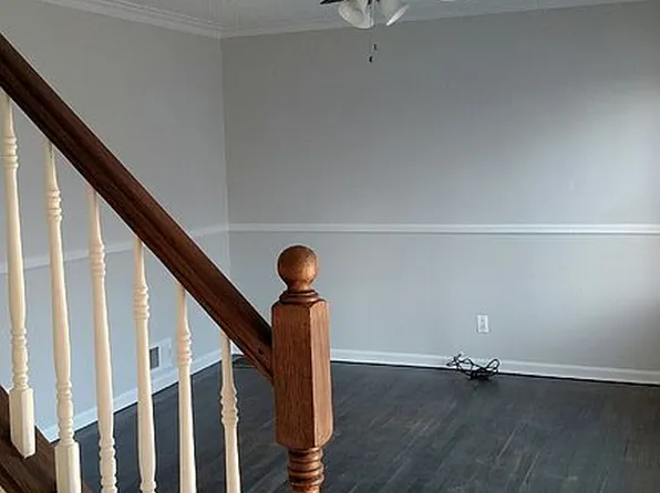 45 Tappen St, Avenel, NJ 07001