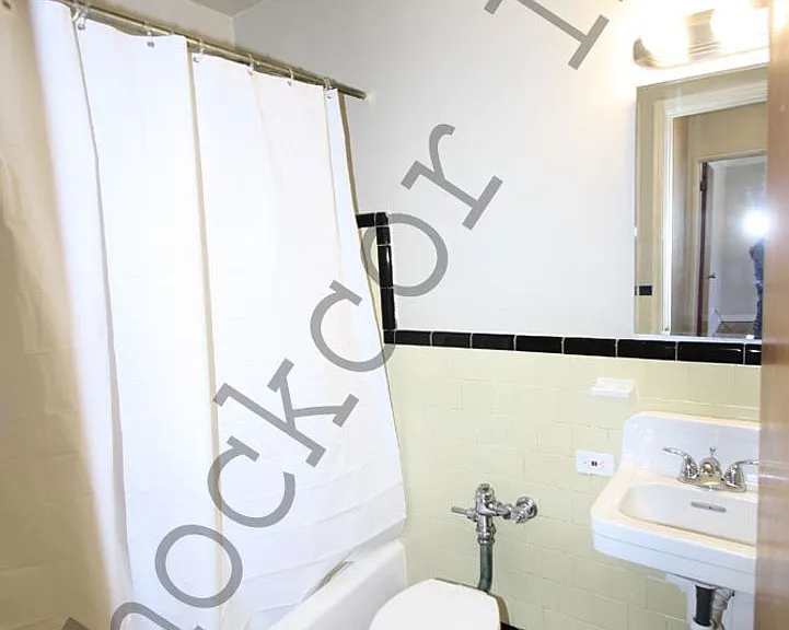 1531 Leyden St — Photo 11