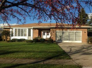 69 Laverack Ave, Lancaster, NY 14086