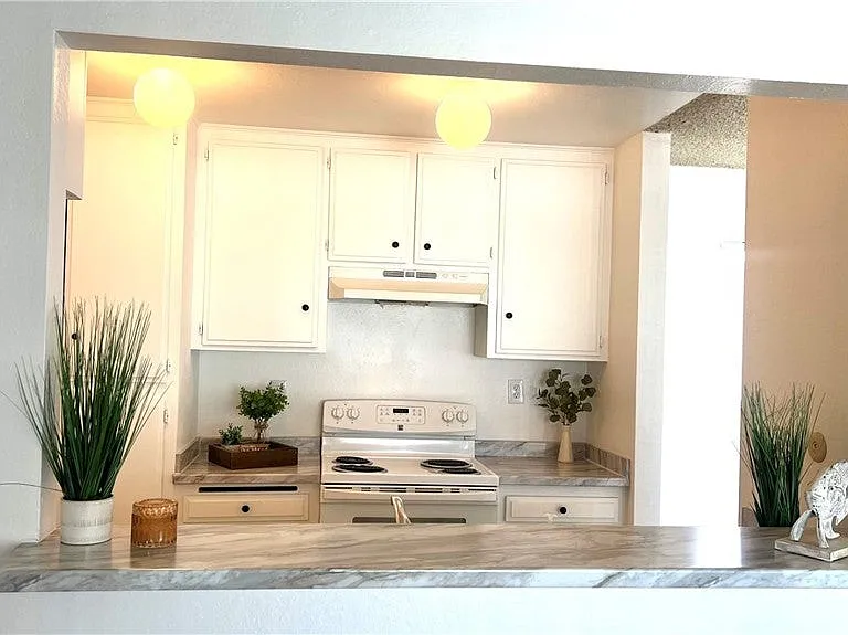 338 E Meats Ave — Photo 13