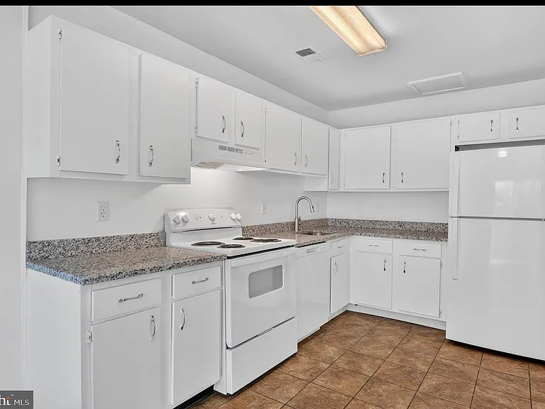 18545 Tarragon Way — Photo 11