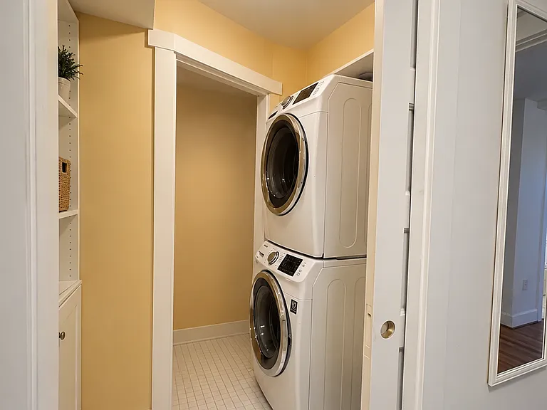 2818 Broadway E — Photo 19