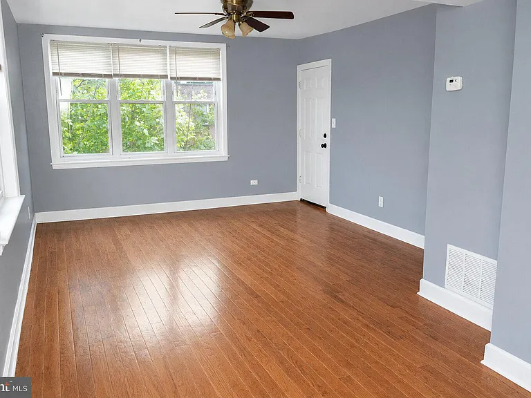 101 Galveston Pl SW #4 — Photo 2