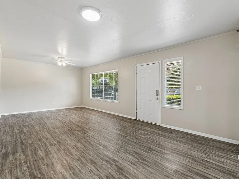 Terraces at Nichols Hills Renovated Two-Bedrooms — Photo 16
