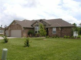 826 S Fox Creek Rd, Willard, MO 65781
