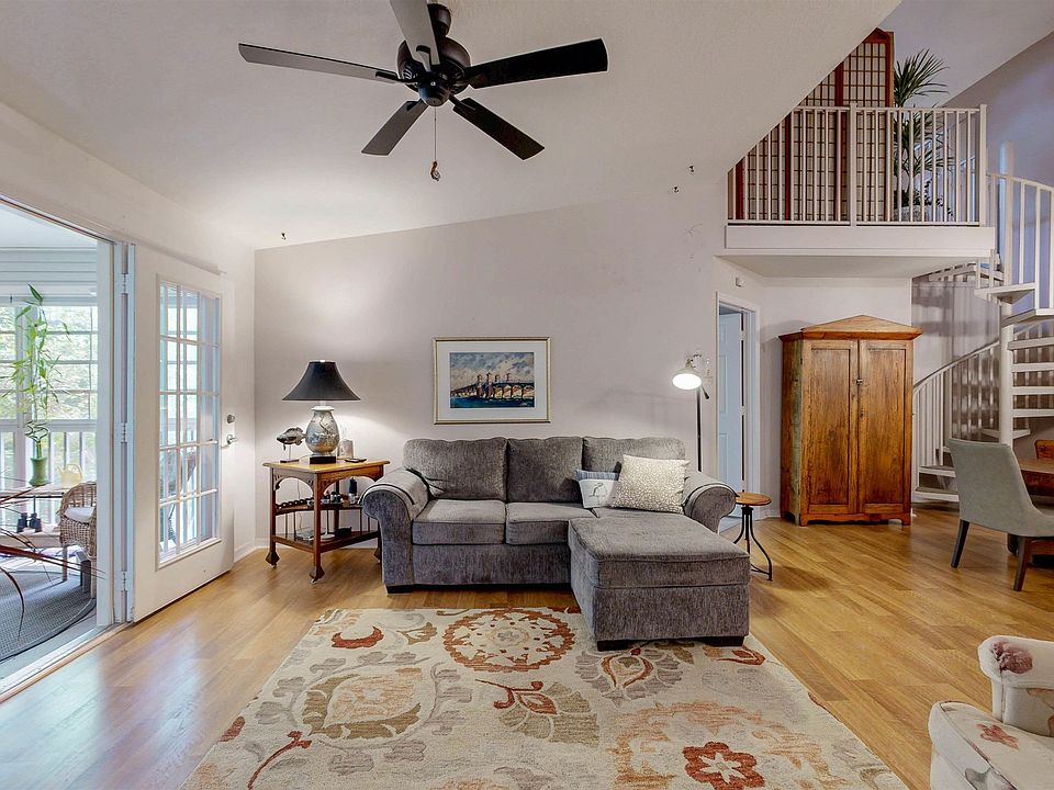 1st image of 37203 Harbour Vista Cir #37203
