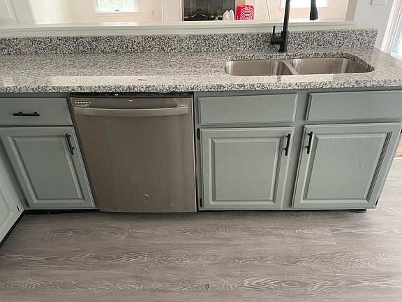 Granite countertops all new stainless steel appliances being delivered 8/11