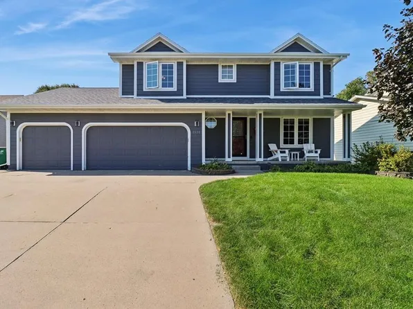 1530 Ashwood Dr, Altoona, IA 50009