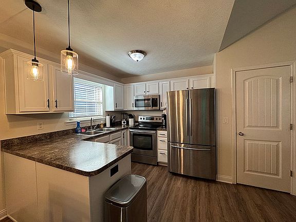 5th image of 3911 Mariah Dr