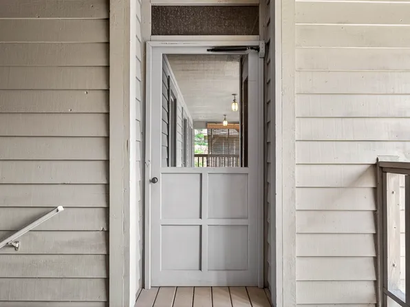 280 W Main St Unit 12, Nashville, IN 47448