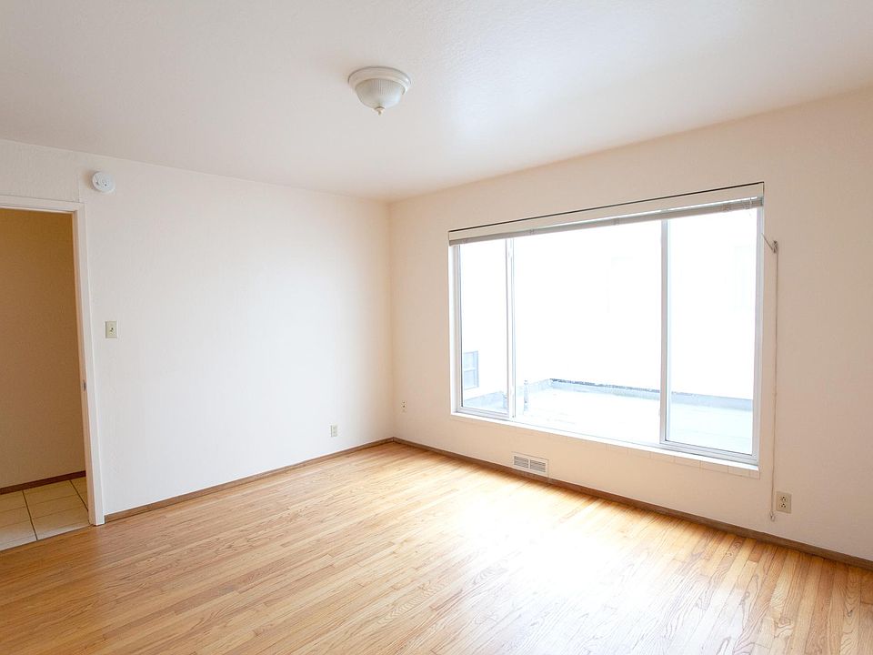 1st image of 164 Valley St APT 3