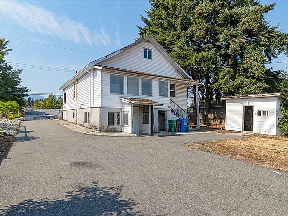 4th image of 138 Strickland St