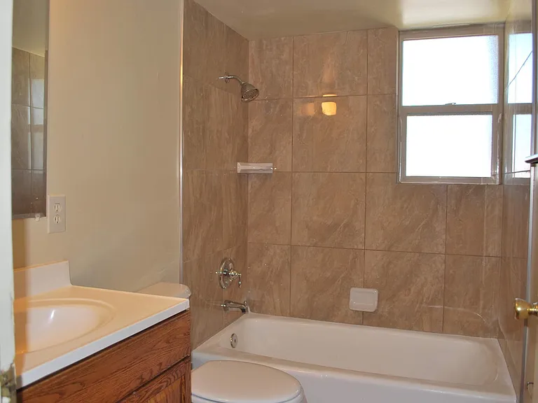 215 E Vidas Ave #7 — Photo 3