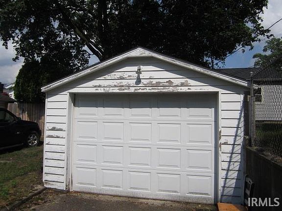 3rd image of 1009 Geyer Ave