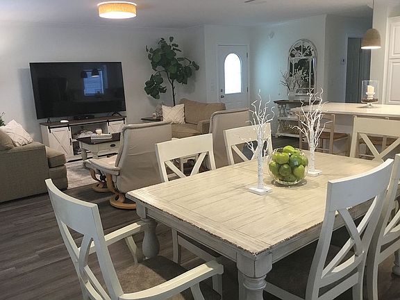 4th image of 300 Marlin Dr