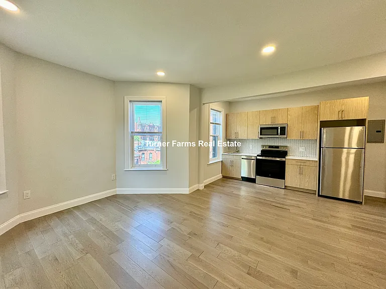 379 Commonwealth Ave — Photo 6